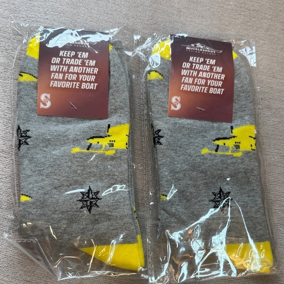 Gray and Yellow Hydro Challenge Socks - Picture 5 of 6